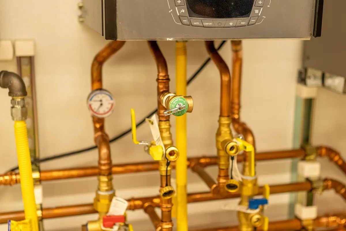 Licensed technician providing Slab Leak Repair for a homeowner in San Buenaventura (Ventura)